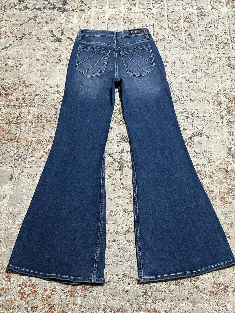Shyanne Distressed Button-Fly Flare Jeans size 26 x 32 - Picture 10 of 11